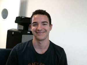 Online Seminar #8: Benchmarking the role of particle statistics in quantum reservoir computing